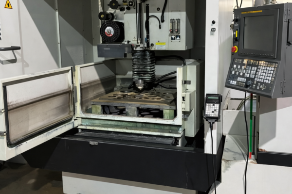 ELECTROEROSION A FIL FANUC ROBOCUT