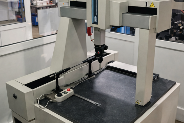 MÁQUINA DE MEDICIÓN POR COORDENADAS (MMC)